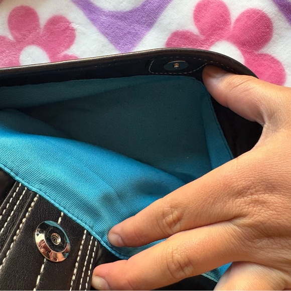 🌸Coach🌸 - Picture 3 of 4